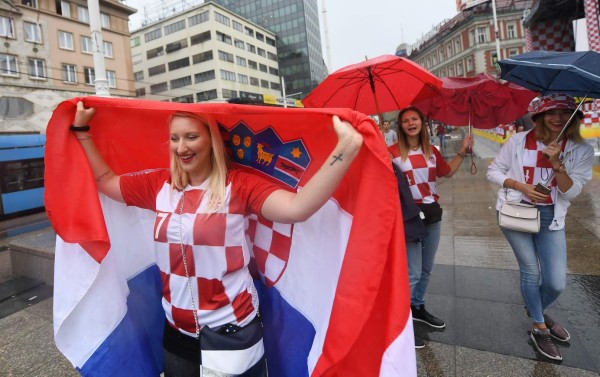 ¡AMBIENTAZO! Así se vive la previa de la final del Mundial Francia-Croacia