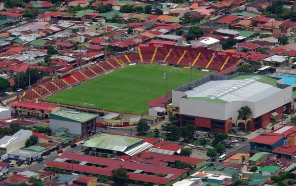 ¡Lo que le espera al Saprissa! El Eladio Rosabal Cordero se caracteriza por su ambiente hostil