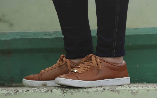 Ariana Herchi paraliza estadio de Marathón en el clásico ante Real España