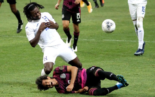 Lo que no se vio en TV: El lindo gesto de los mexicanos con futbolistas hondureños y la maldición que rompió un jugador azteca