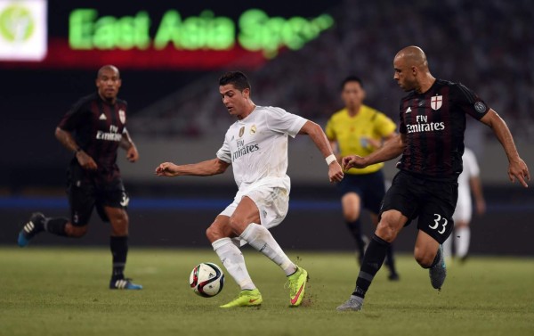 El pequeño que lloró al ver de cerca a sus ídolos del Real Madrid