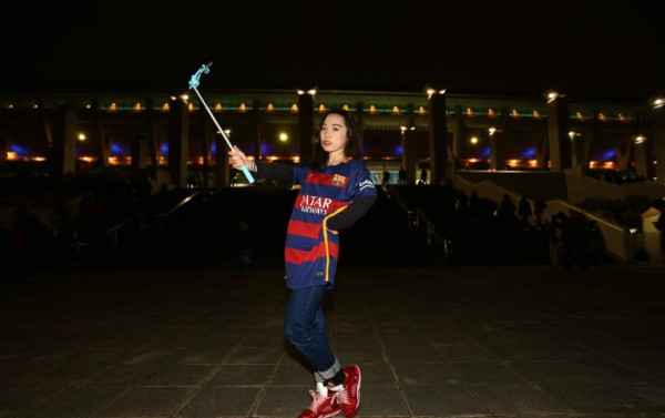 Barcelona causa locura entre chinas y japonesas en el Mundial de Clubes