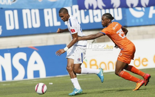 MERCADO: Elis hace anuncio sobre su futuro; medio equipo de UPN sin contrato y Real España es noticia