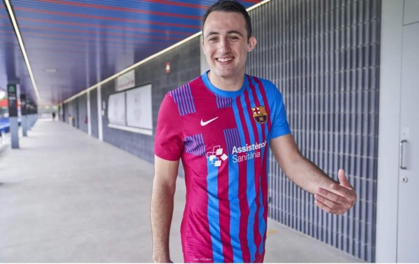 Se inspira en su escudo: Barcelona presenta su nueva camisa para la temporada 2021-22