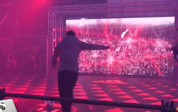 VIDEO: Messi reventó una pantalla en acto publicitario de Adidas