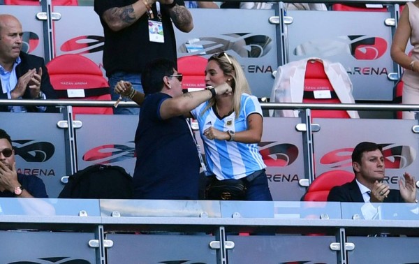 EN FOTOS: La nueva imagen que presentó Diego Maradona