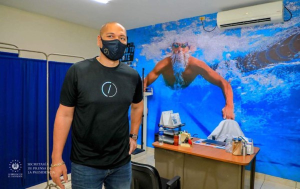 Hermano del presidente del El Salvador Yamil Bukele inaugura Clínica de Atención Integral para el Atleta