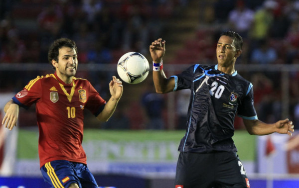 España le muestra a Panamá el fútbol de excelencia.