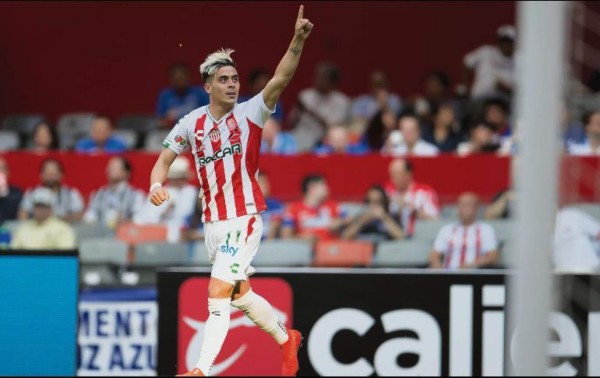 Con dos hondureños: Aficionados mexicanos que lamentan la salida de estos extranjeros de Liga MX