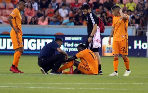 Alberth Elis está fuera de peligro luego de duro golpe en juego del Houston Dynamo