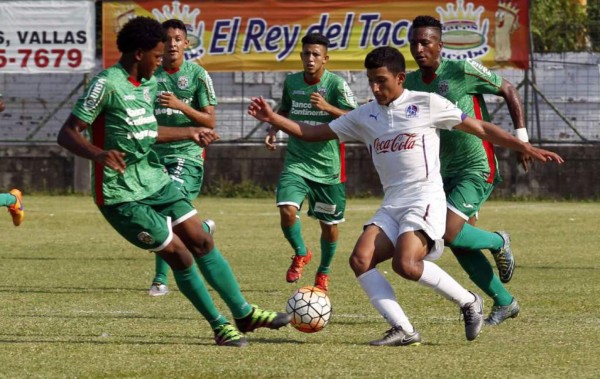 La revolución de Nahún Espinoza con su 11 en Olimpia: Wilson Palacios coquetea con la titularidad