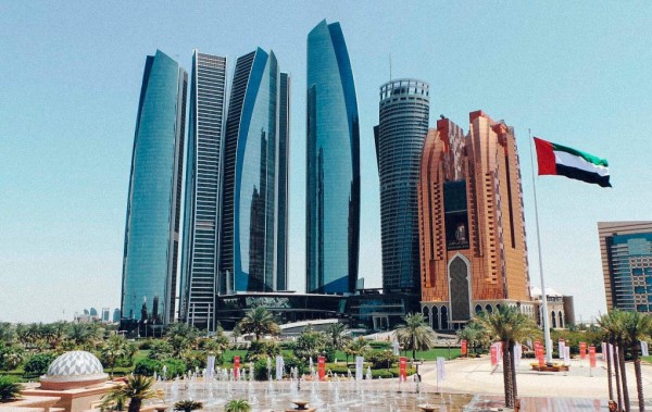 Así será la nueva vida llena de lujos de Jorge Luis Pinto en Emiratos Árabes Unidos