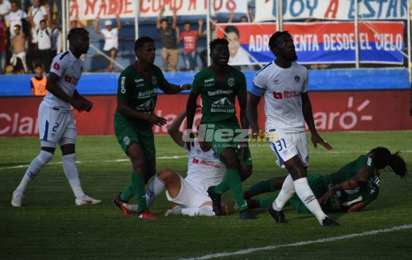 NO SE VIO EN TV: El detallazo de Bengtson con JC Espinoza y el homenaje a Adriel