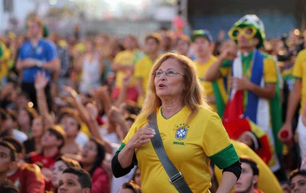 Triste adiós a Brasil. Holanda golea 3-0 y es tercer lugar del mundial .
