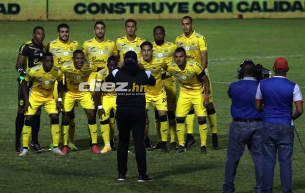 NO SE VIO EN TV: ¿Quién es la chica de la camisa de Olimpia?, sanitización y Vargas frenando a Bengtson