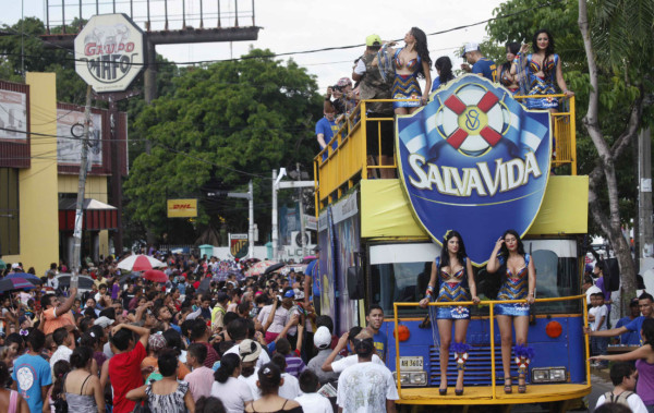 Imágenes de carrozas san pedro sula