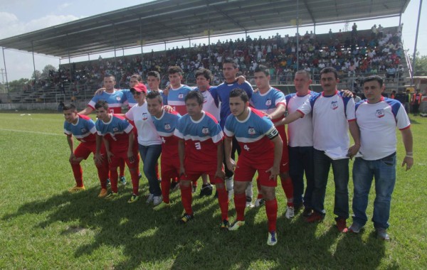 Barcelona, Milan, Juventus... Clubes hondureños que han improvisado con uniformes de otros equipos