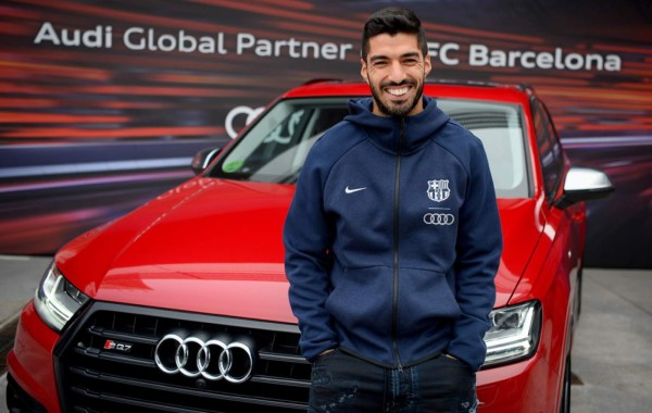 Los impresionantes autos que recibieron los futbolistas del Barcelona de parte de Audi
