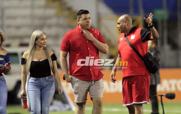 ¿Quién es? La preciosa rubia que se paseó por el Nacional durante el Motagua - Vida