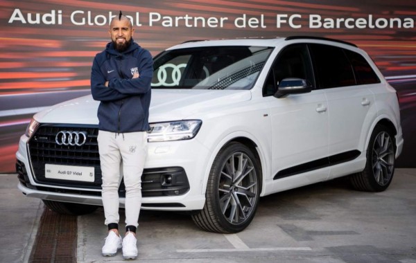 Los impresionantes autos que recibieron los futbolistas del Barcelona de parte de Audi