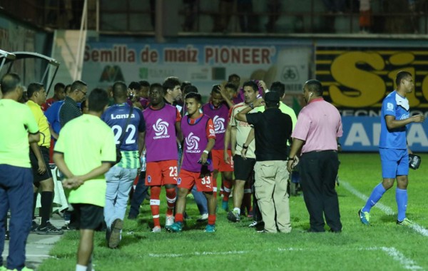 Las imágenes que no se vieron por TV del juego entre Juticalpa y Olimpia