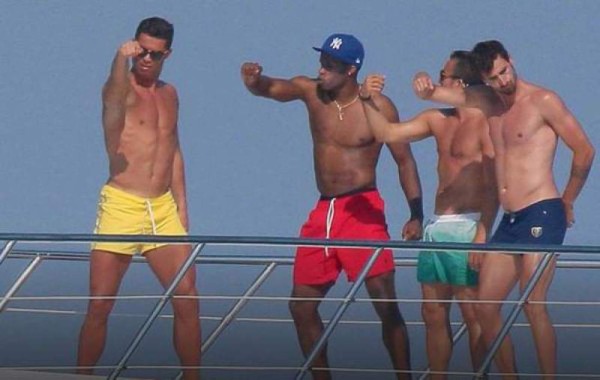 Las excéntricas vacaciones de Cristiano Ronaldo y sus amigos