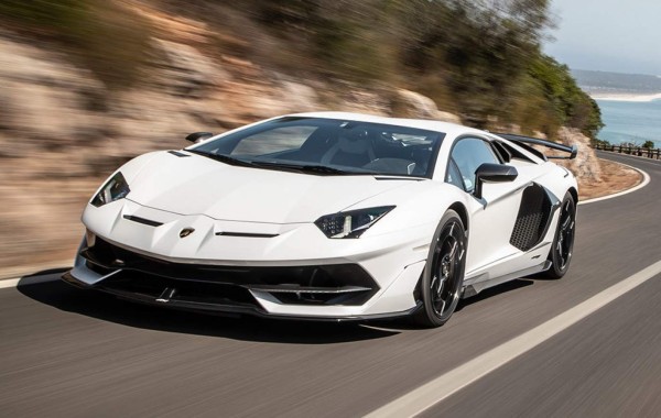 Hazard y su nuevo juguete de medio millón de euros: Un Lamborghini que alcanza los 350 km/h