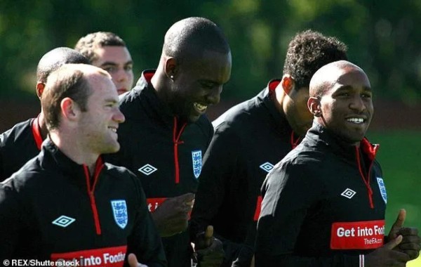 Viagra por vitaminas: Revelan la pesada broma de Rooney a su propio compañero de selección