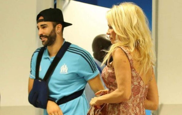 ¿Cómo luce? Pamela Anderson confirma que no se ha separado con Campeón del Mundo