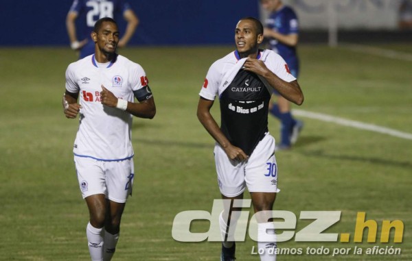 Fotos: Los seis jugadores del Olimpia que entrenaron antes del partido y la dedicatoria de Eddie
