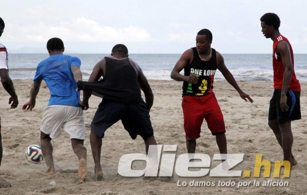 Marvin Chávez disfruta de sus vacaciones en su natal Sambo Creek