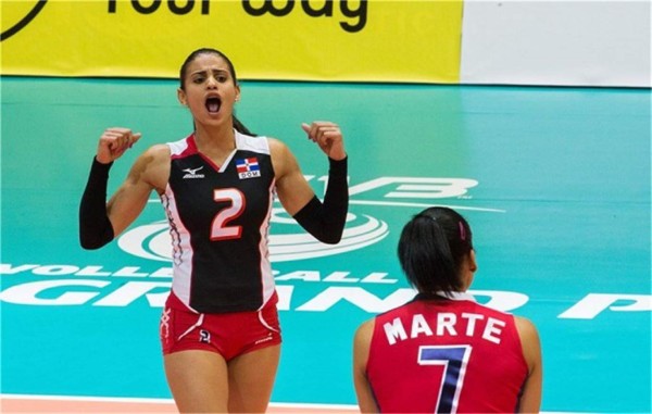 Las distracciones más candentes de la voleibolista dominicana Winifer Fernández en pleno partido