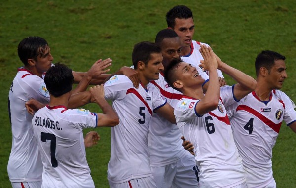 Los ticos celebran a lo grande su espectacular debut