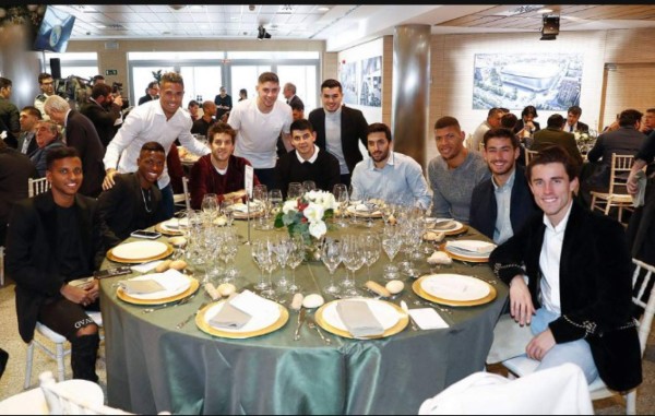 Así fue la cena de Navidad del Real Madrid: El look de Ramos y Florentino Pérez, el más cariñoso