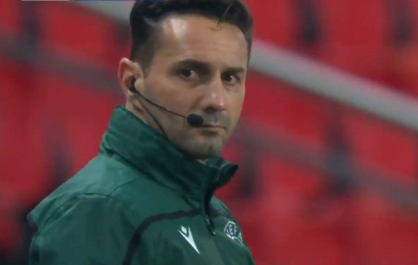 Escándalo: ¿Qué le dijo? Así fue la bronca que se armó en el Istanbul-PSG por racismo de un árbitro