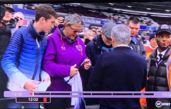 Debut de Mourinho con el Tottenham fue de mucha euforia en casa del West Ham