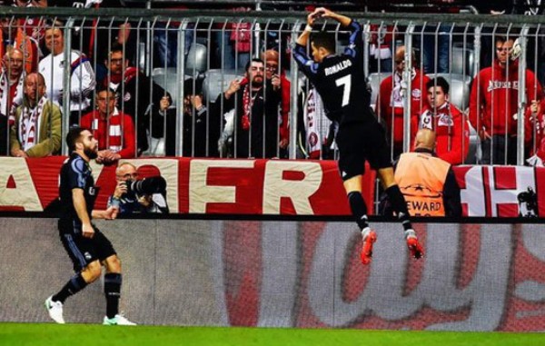 Las imágenes que no se vieron por TV: El frío saludo de Zidane y Ancelotti al final