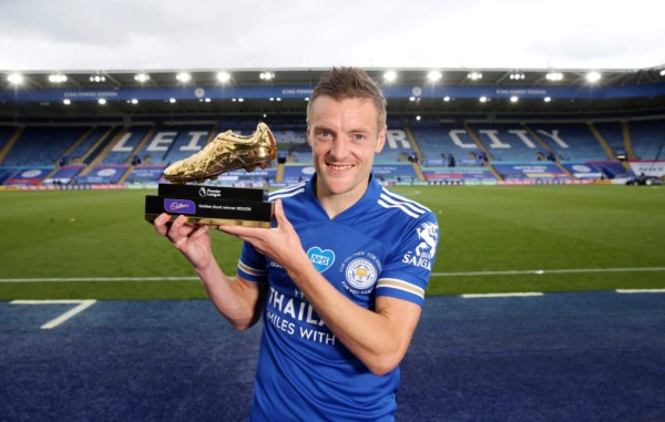 ¡Junto a los grandes! Choco Lozano firma un nuevo contrato con empresa donde está rodeado de estrellas