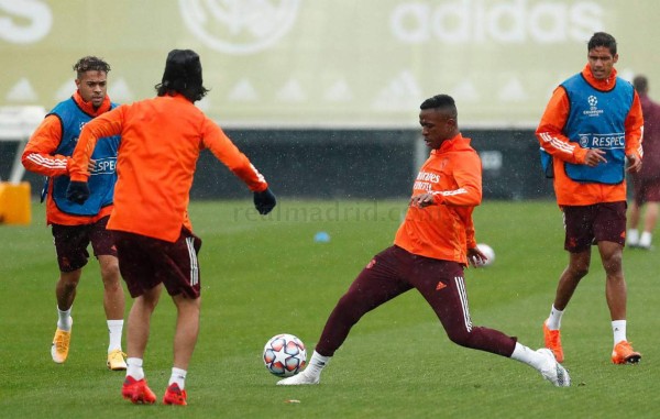 Nuevo integrante y bajo la lluvia: Así fue el entrenamiento del Real Madrid previo a la Champions&nbsp;&nbsp;