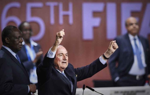 Joseph Blatter reelegido como presidente de la FIFA