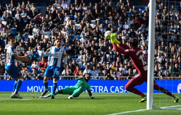 Real Madrid derrota al Espanyol y le mete presión al Barcelona en el liderato de LaLiga
