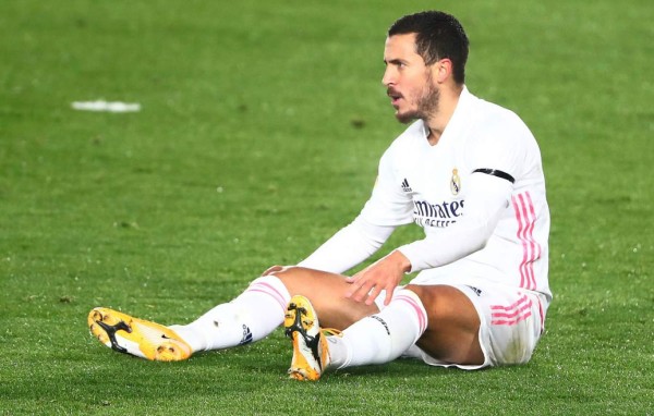 Revolución inédita en Real Madrid: Pesos pesados de baja y los 11 intocables por Florentino Pérez