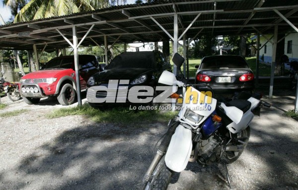 ¡Emotivas! Las fotos de la familia de Arnold Peralta en su tumba