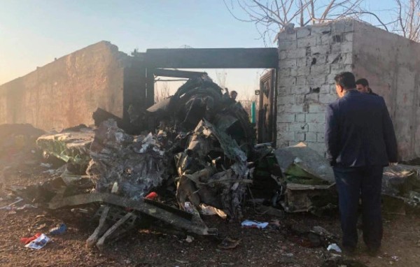 Las impactantes imágenes de cómo quedó el avión que se estrelló en Irán y dejó 176 muertos&nbsp;&nbsp;