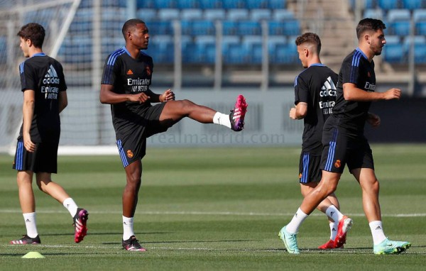 Así fue el primer entrenamiento de Alaba en el Real Madrid: Su mejor amigo y risas con Ancelotti