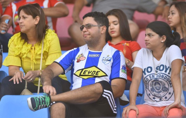 NO SE VIO POR TV: ¿Pinto viendo a Costly? Las fotos más curiosas en Honduras