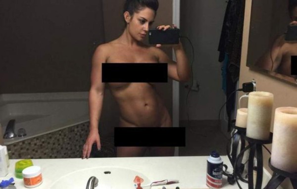Filtran fotos íntimas de Kaitlyn, la ex diva de la WWE