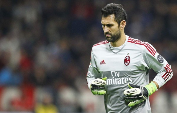 Los 15 futbolistas que aún pueden cambiar de equipo en este mercado de fichajes