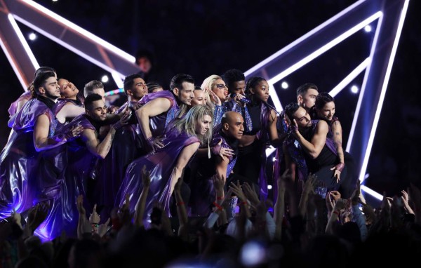 FOTOS: Así fue el show de Lady Gaga en el mediotiempo del Super Bowl