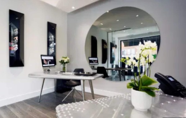 Pasó a ser millonario vendiendo relojes tras jugar con Cristiano Ronaldo y retirarse a los 24 años&nbsp;&nbsp;